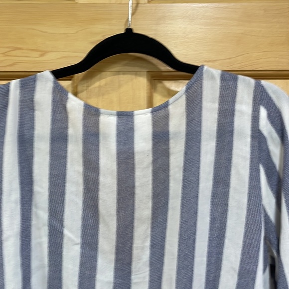 Sadie & Sage striped blue white top crossover v-neck bell sleeves size S - Picture 12 of 12